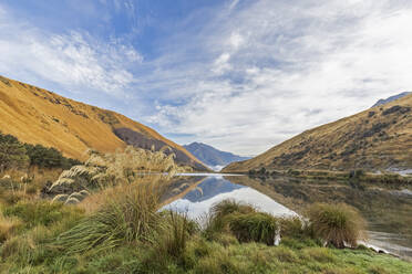 Neuseeland, Ozeanien, Südinsel, Otago, Closeburn, Lake Kirkpatrick und Berge - FOF11813