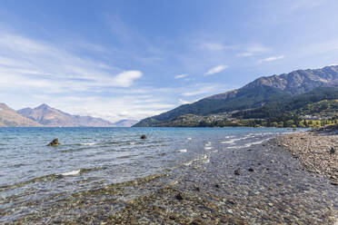 Neuseeland, Ozeanien, Südinsel, Otago, Queenstown, Landschaft mit Lake Wakatipu und Cecil Peak - FOF11818