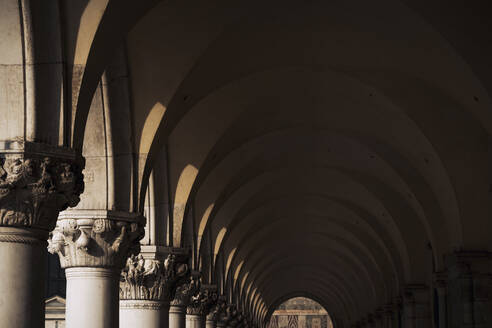 Italy, Venice, Doges Palace arcade - MAUF03319