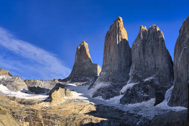 Chile, Provinz Ultima Esperanza, Blick auf die Torres del Paine - LOMF01046