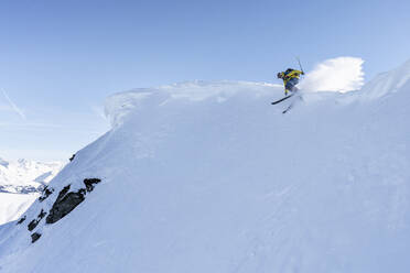 Skifahrer, Abfahrtslauf, Graubünden, Schweiz - HBIF00016