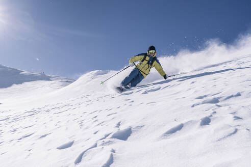 Skifahrer, Abfahrtslauf, Graubünden, Schweiz - HBIF00018