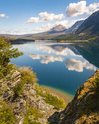 Spiegelung St. Mary Lake, Glacier National Park, Montana - CAVF74487