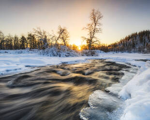 Fluss im Winter - JOHF07799