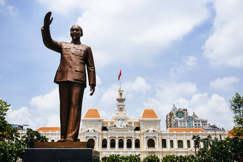 Statue von Ho Chi Minh in der Innenstadt von Saigon, Vietnam. - MINF13349