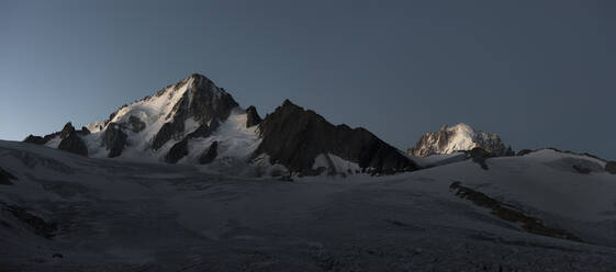 Frankreich, Mont-Blanc-Massiv, Chamonix, Aiguille de Chardonnet - ALRF01709