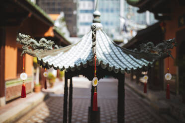 Innenhof des Thian Hock Keng-Tempels in Singapur. - MINF13520