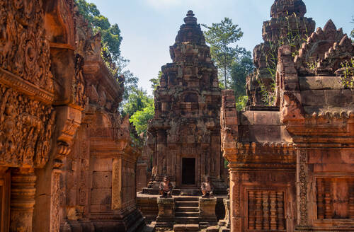 Banteay Srei oder Banteay Srey ist ein kambodschanischer Tempel aus dem 10. Jahrhundert, der dem Hindu-Gott Shiva gewidmet ist, Angkor, Kambodscha - MINF13598