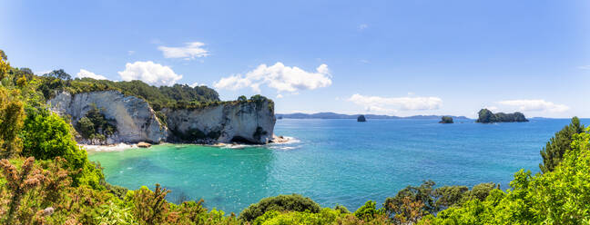 Neuseeland, Panorama von Stingray Beach im Sommer - SMAF01823