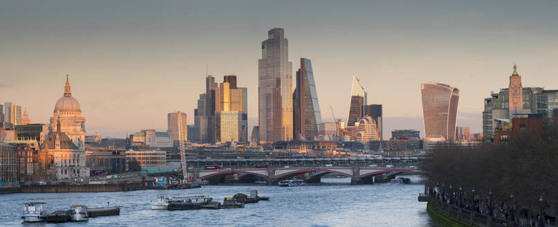 City of London, Square Mile, Panorama zeigt fertiggestellten 22 Bishopsgate Tower, London, England, Vereinigtes Königreich, Europa - RHPLF13799