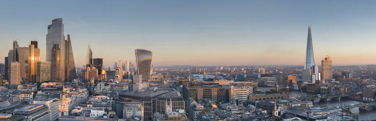 City of London, Square Mile, Panorama zeigt fertiggestellten 22 Bishopsgate Tower, London, England, Vereinigtes Königreich, Europa - RHPLF13804
