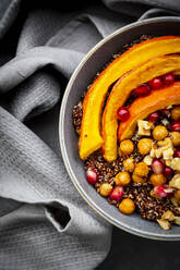 Red quinoa with baked pumpkin, chickpeas, pomegranate, basil, walnuts and pumpkin seeds - LVF08612