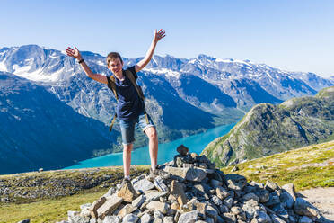 Boy on mountains - JOHF07964