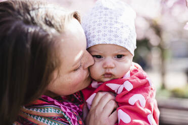 Mother with baby girl - JOHF08603