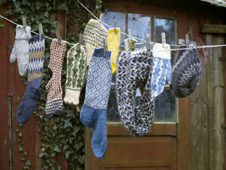 Clothes on clothesline - JOHF08872