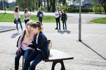 Kinder auf dem Schulhof - JOHF09102