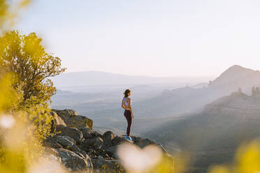 Joggerin, Schnebly Hill Road, Sedona, Arizona, Vereinigte Staaten - ISF23797