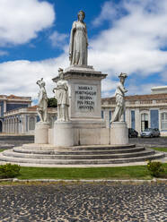 Portugal, Queluz, Denkmal vor dem Palast von Queluz - AMF07860