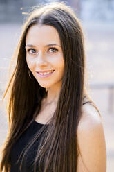 Portrait of young woman at skatepark - GIOF08025