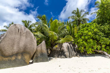 Seychellen, Granitfelsen bei Source dArgent - MABF00558