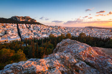 Blick auf Athen und die Akropolis vom Strefi-Hügel. - CAVF75454