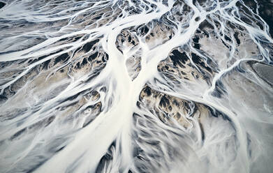 Fantastische Eislandschaft des Flussdeltas im Winter - CAVF75490