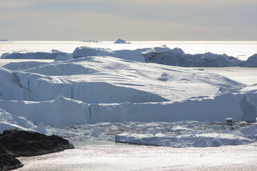 Sonnige Aussicht schmelzender Gletscher Atlantischer Ozean Grönland - HOXF05118