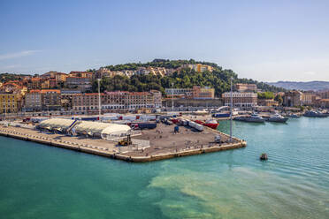 Italien, Provinz Ancona, Ancona, Hafen der Küstenstadt - MAMF01195