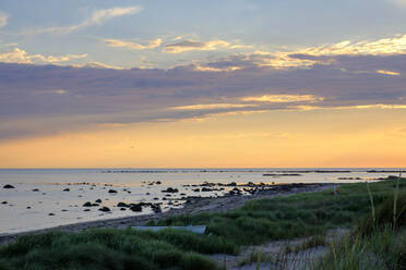 Sonnenuntergang an der Küste, Kattegat, Naturschutzgebiet Sardal, Halland, Schweden - LBF02895