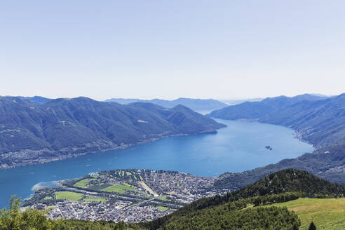 Blick vom Gipfel der Cimetta auf den Lago Maggiore, Locarno, Tessin, Schweiz - GWF06498