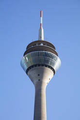 Rheinturm vor klarem Himmel - WIF04188