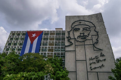 Innenministerium mit Porträt Che Guevara, Plaza de la Revolucion, Vedado, Havanna, Kuba - PAF01928