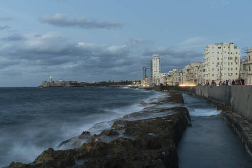 Malecon in der Abenddämmerung, Havanna, Kuba - PAF01932