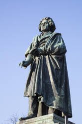 Deutschland, Nordrhein-Westfalen, Bonn, Tiefblick auf das Beethoven-Denkmal - WIF04196