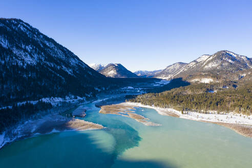 Deutschland, Bayern, Lenggries, Drone view of inflow of Sylvenstein Dam in winter - LHF00779