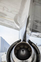 Turbinenstrahltriebwerk eines Verkehrsflugzeugs, Ansicht von hinten - CAVF75818