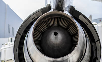 Turbinenstrahltriebwerk eines Verkehrsflugzeugs, Ansicht von hinten - CAVF75820