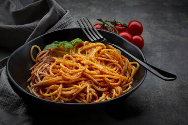 Bowl of spaghetti with basil and Parmesan - LVF08628