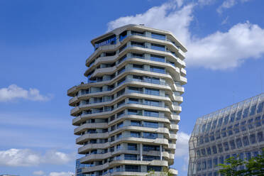 Deutschland, Hamburg, Marco-Polo-Turm gegen den Himmel - LBF02914