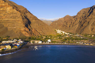 Spain, Santa Cruz de Tenerife, Valle Gran Rey, Aerial view of coastal town on La Gomera island - SIEF09590