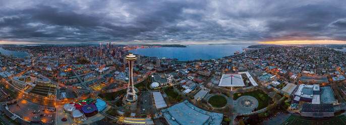Panoramic aerial view of the city of Seattle, USA - AAEF06393