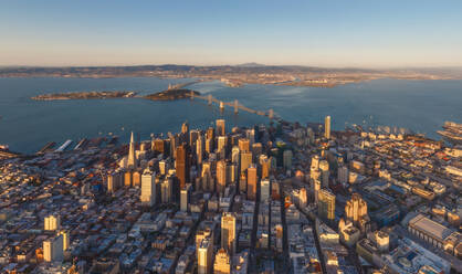 Panoramaluftaufnahme der Stadt San Francisco, Kalifornien, USA - AAEF06409