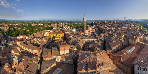 Panoramaluftaufnahme der Stadt Siena, Italien - AAEF06445