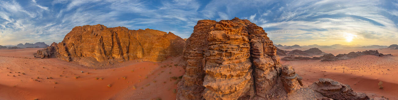 Panoramablick auf das Tal des Mondes, Wadi Rum Wüste, Jordanien - AAEF06486