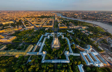 Luftaufnahme des Smolny-Klosters, St. Petersburg, Russland - AAEF06515