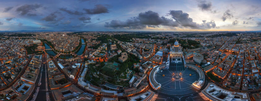 Panoramaluftaufnahme des Petersdoms, Vatikanstaat - AAEF06580