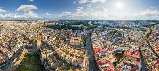 Panoramaluftaufnahme der Stadt Sevilla, Spanien - AAEF06592
