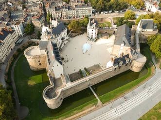 Luftaufnahme des Château des ducs de Bretagne, Nantes, Frankreich - AAEF06665