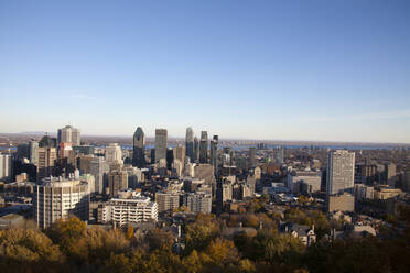 Blick auf das Stadtzentrum von Montreal vom Mount Royal Chalet - CAVF75960