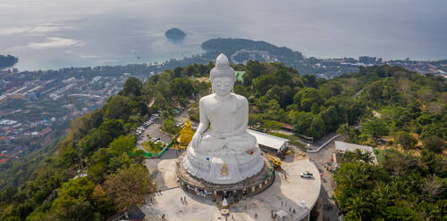 Panoramablick aus der Luft auf den Großen Buddha in Phuket - Thailand - AAEF06677